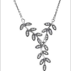 Pandora silver leaf necklace